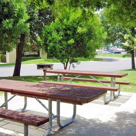 Extended Stay America Suites - San Antonio - Airport Εξωτερικό φωτογραφία